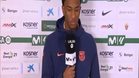 布朗尼发展联盟首战得分低迷，虽送出6分3板4助但失误连连。